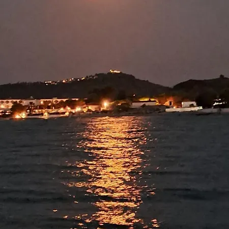 Mastora Seaside דירה